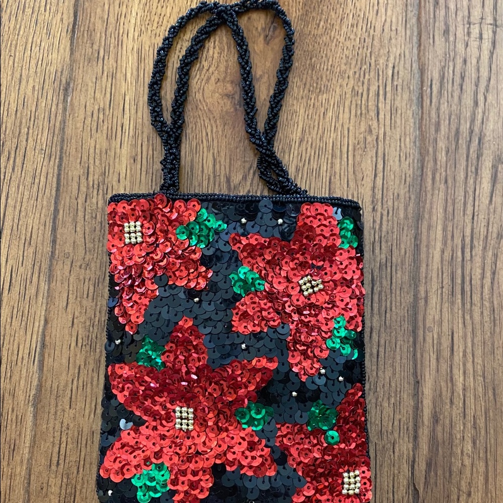 Sequin and beaded small handbag for the holidays